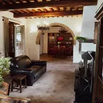 Historic With Pool In Umbrian Hills Сasa de vacaciones