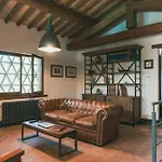 Historic With Pool In Umbrian Hills Сasa de vacaciones