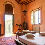 Historic With Pool In Umbrian Hills Сasa de vacaciones Umbertide