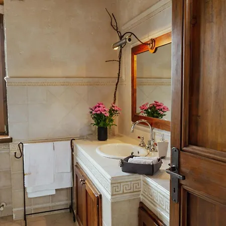 Vakantiehuis Historic With Pool In Umbrian Hills